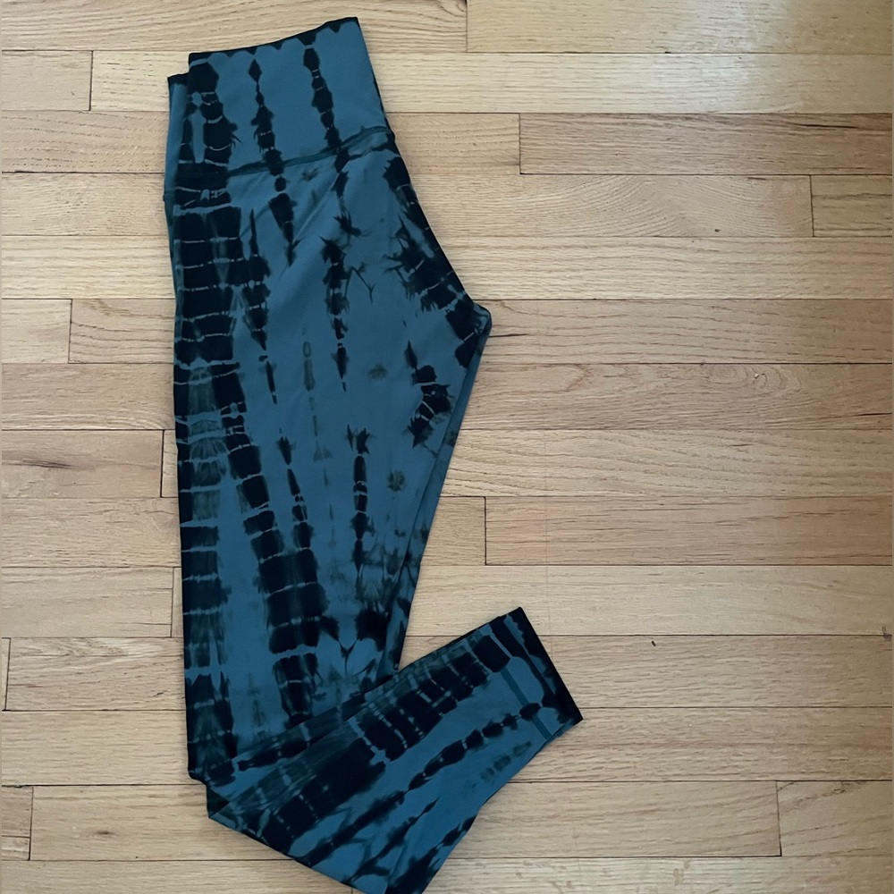 Lululemon wunder under hi-rise tight *shibori full-on luxtreme 28”